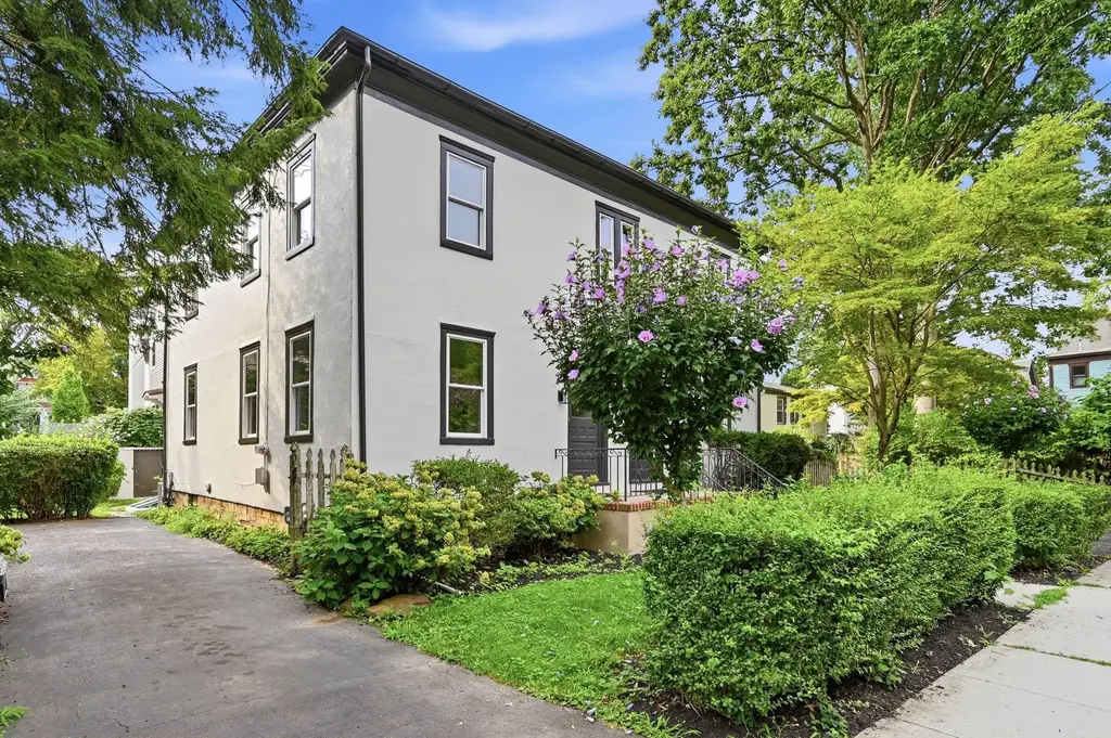 3 Willow St, PRINCETON