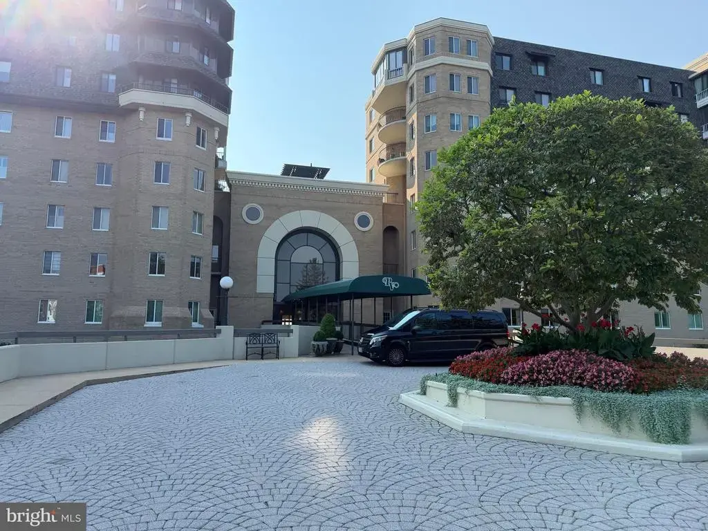 1250 S Washington St #318, ALEXANDRIA