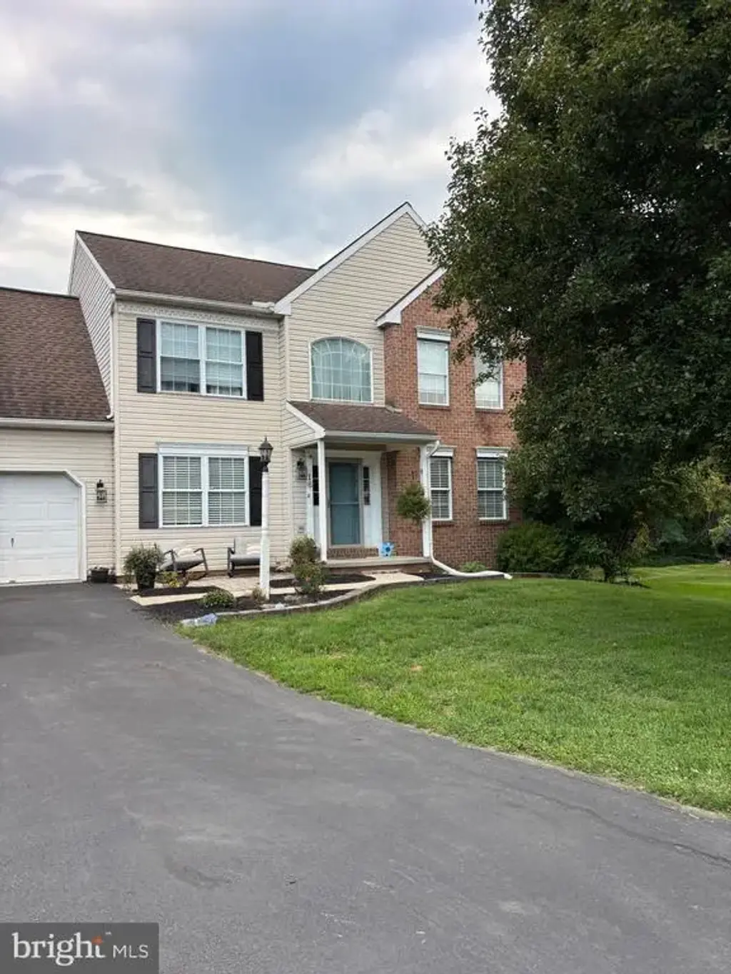 16 Hemlock Dr, LANCASTER
