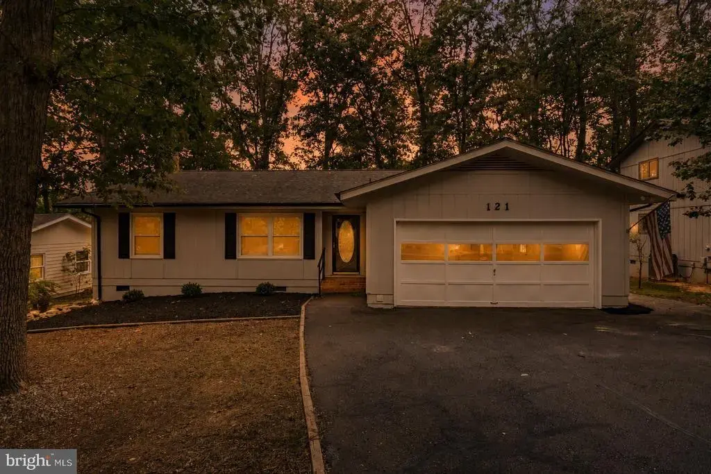 121 Eagle Ct, LOCUST GROVE