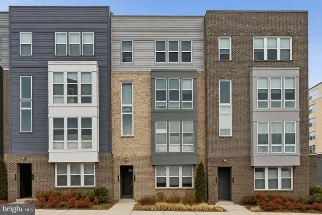 13334 Arrowbrook Centre Dr #112, Herndon