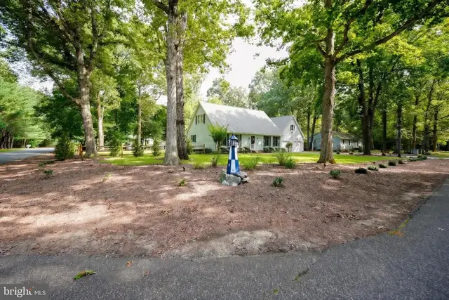101 Oak Ln, Milton
