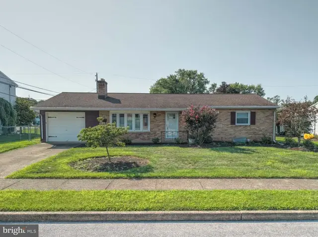320 Belaire Dr, Shiremanstown
