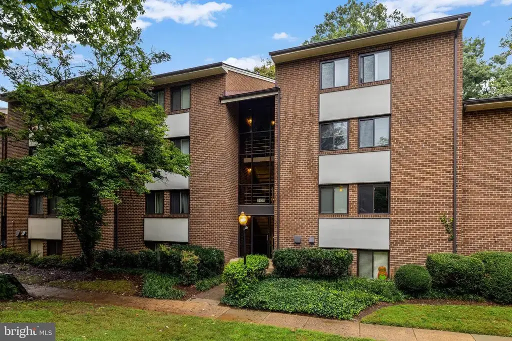 1403 Northgate Sq #1b, RESTON