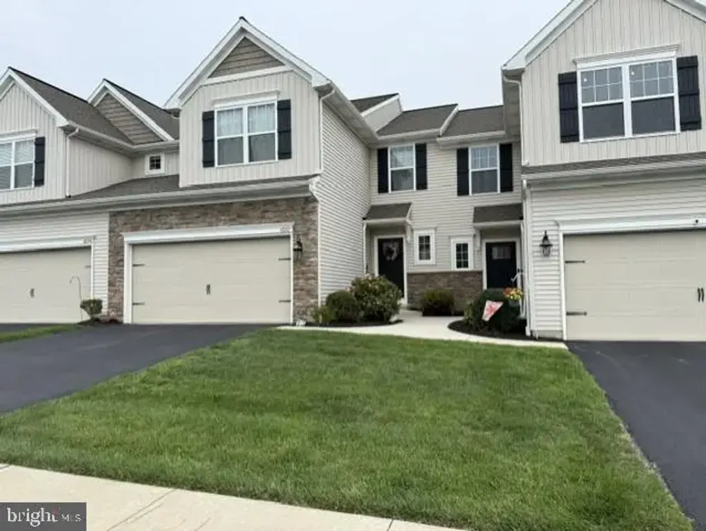 1692 Haralson Dr, MECHANICSBURG