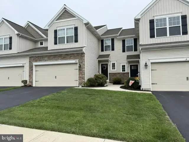 1692 Haralson Dr, Mechanicsburg