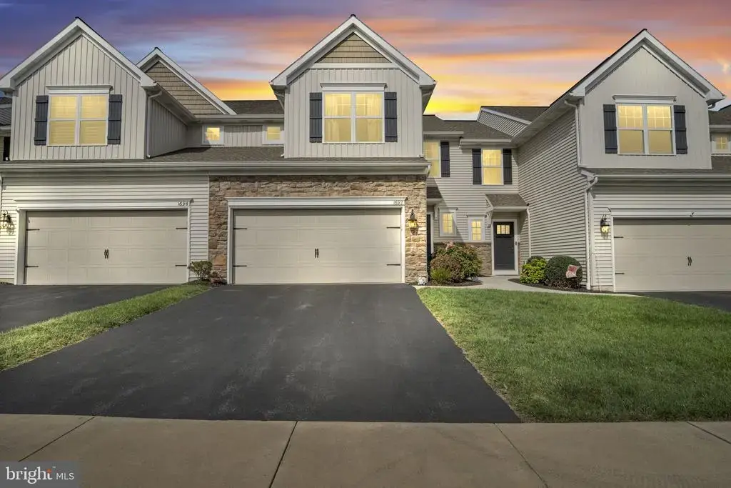 1692 Haralson Dr, MECHANICSBURG