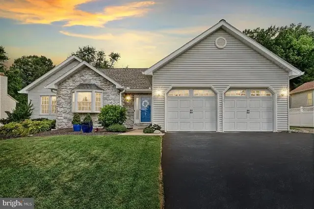 3349 Overview Dr, York