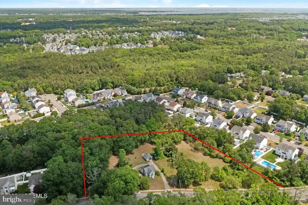 110 Station Rd, BAYVILLE