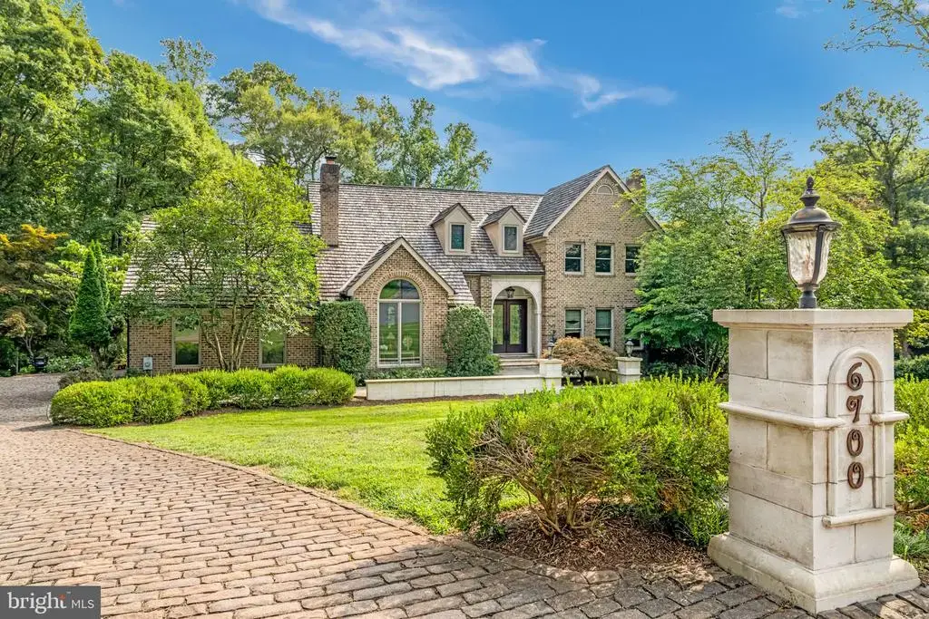 6700 Vendome Ter, BETHESDA