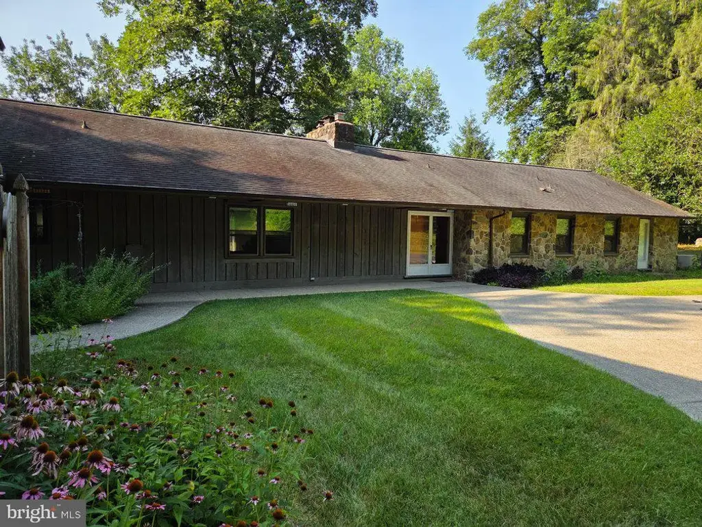 151 Indian Run Rd, GLENMOORE