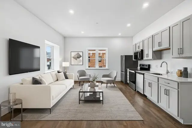 123 S Main St #10, Phoenixville