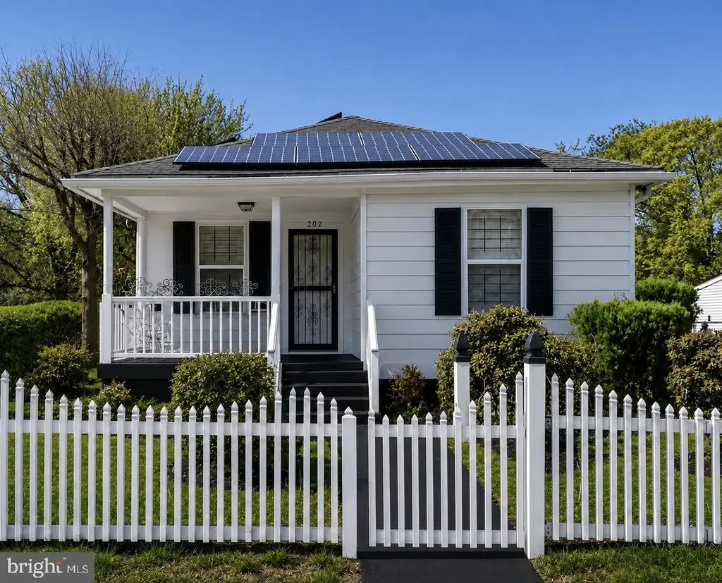 202 E Main St, PENNS GROVE