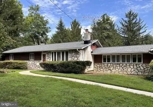 1502 Upper Greenbriar Rd, Wilmington