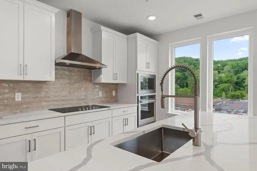 431 Washington St #2113 Lewis, CONSHOHOCKEN