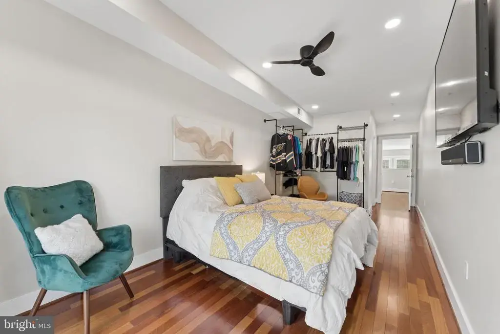 5233 Connecticut Ave Nw #301, WASHINGTON