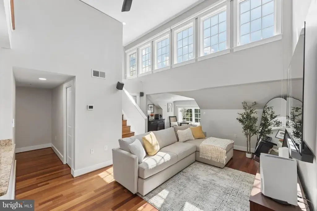 5233 Connecticut Ave Nw #301, WASHINGTON