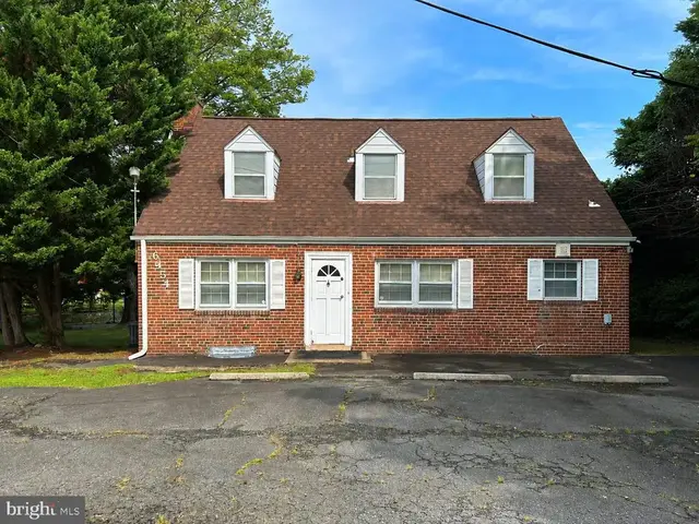 6454 Arlington Blvd, Falls Church
