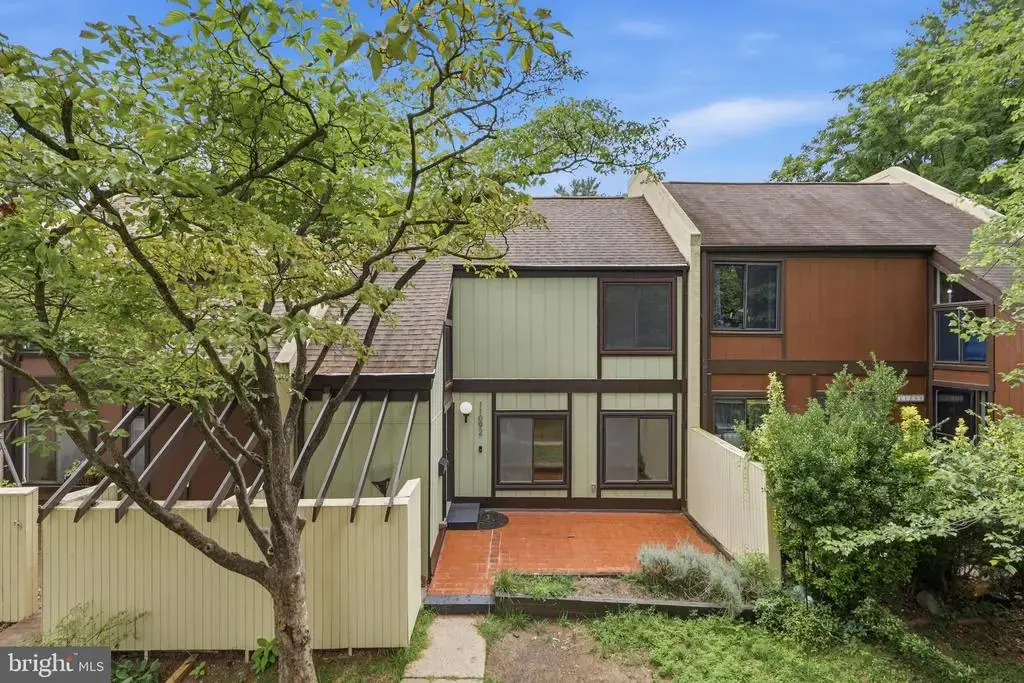 11092 Saffold Way, RESTON