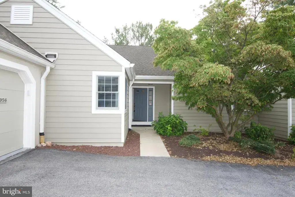 1956 Meadow Ln, WYOMISSING