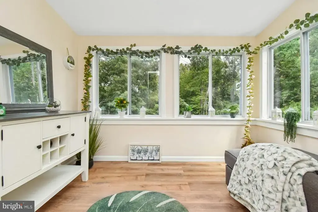 631 Concord Cir, EWING