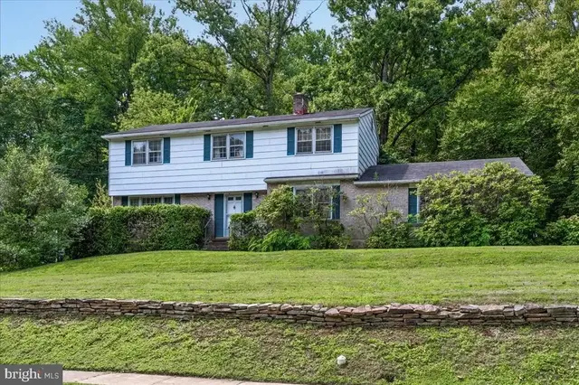 317 Arbour Dr, Newark