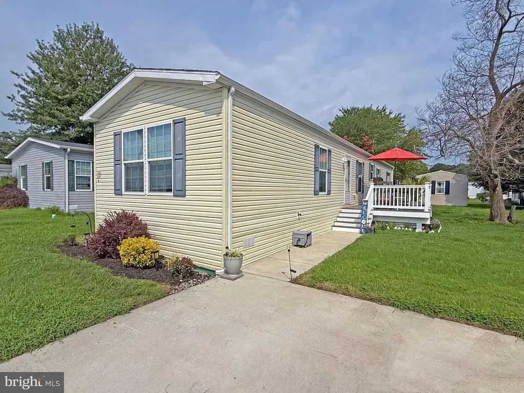 31597 Oak Ct #h-103, LEWES