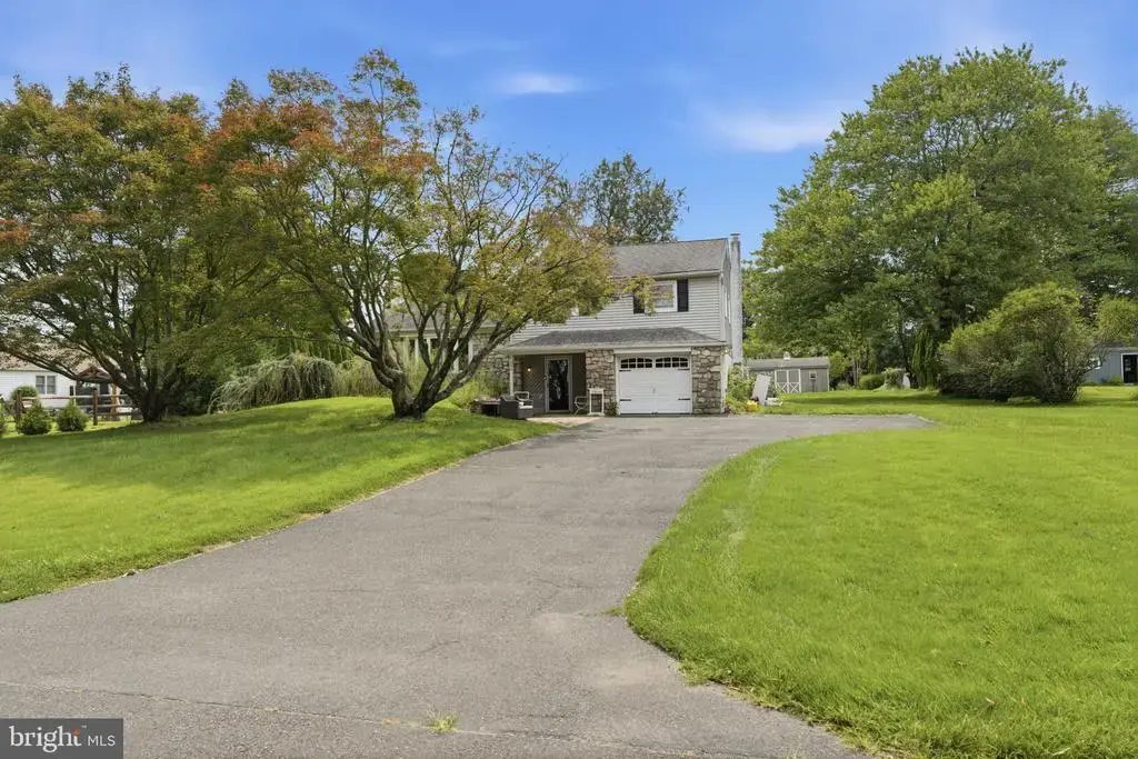 295 Doris Ave, SOUTHAMPTON