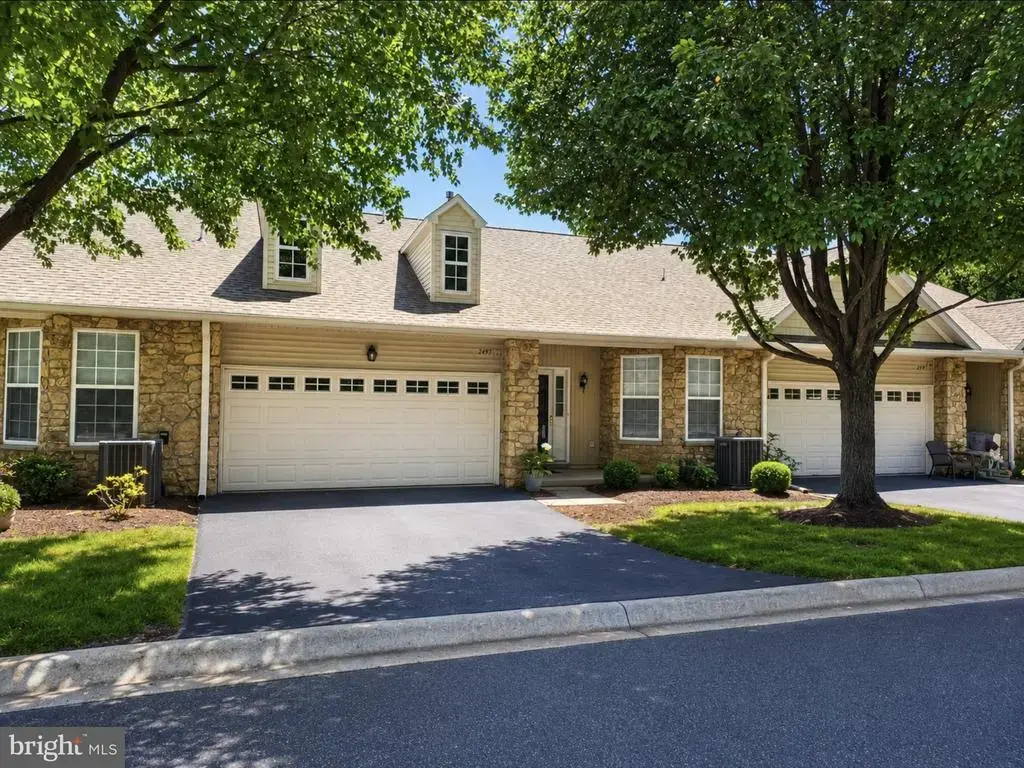 1497 Country Club Dr, SPRINGFIELD