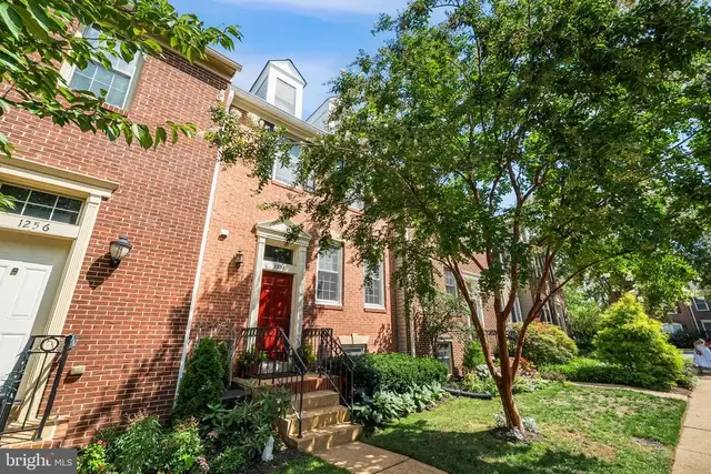 1258 Quaker Hill Dr, Alexandria