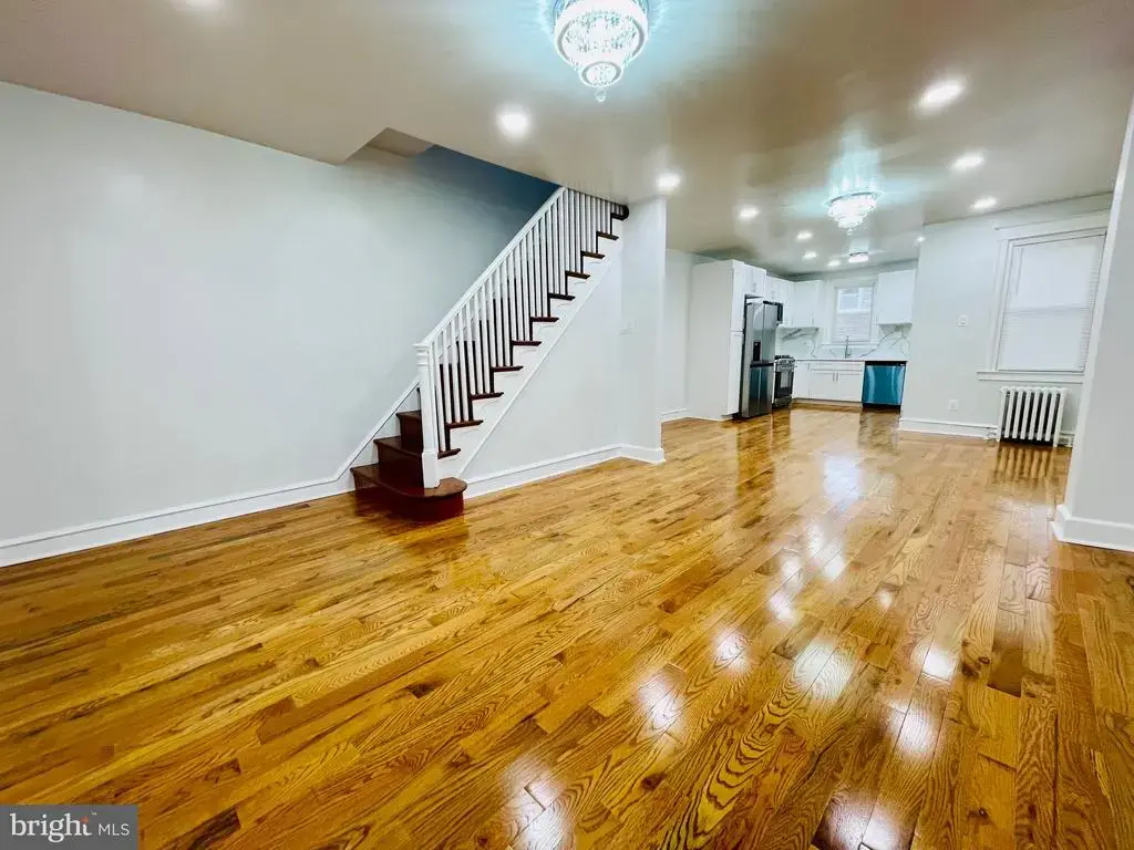 102 W Spencer Ave, PHILADELPHIA