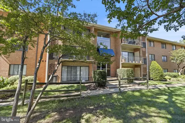 7608 Savannah St #101, Falls Church