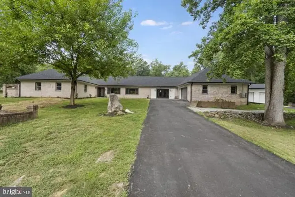 374 Weaver, MARTINSBURG