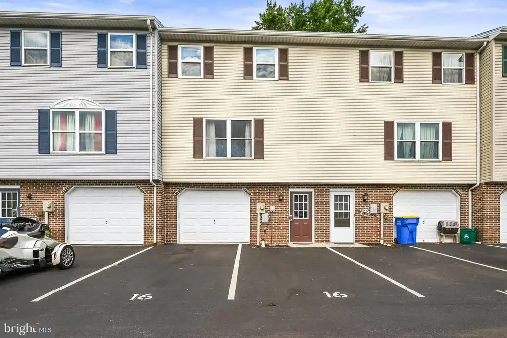 16 Pine Dr, MANCHESTER