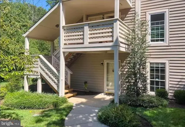 7676 Willow Point Dr #7676, Falls Church