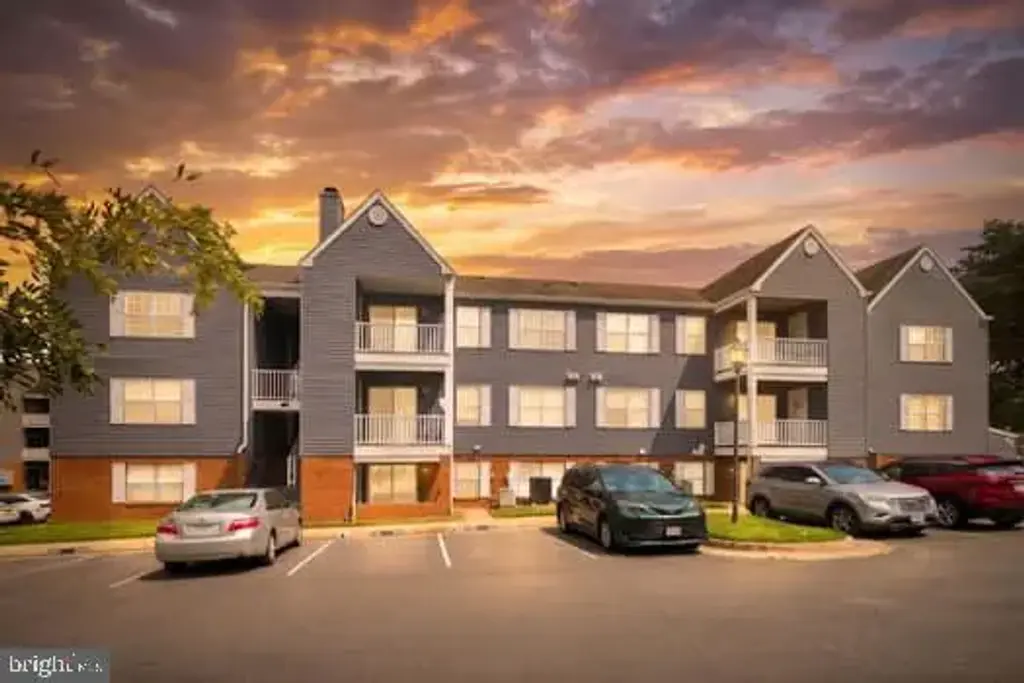 200 Dover Pl #102, STAFFORD