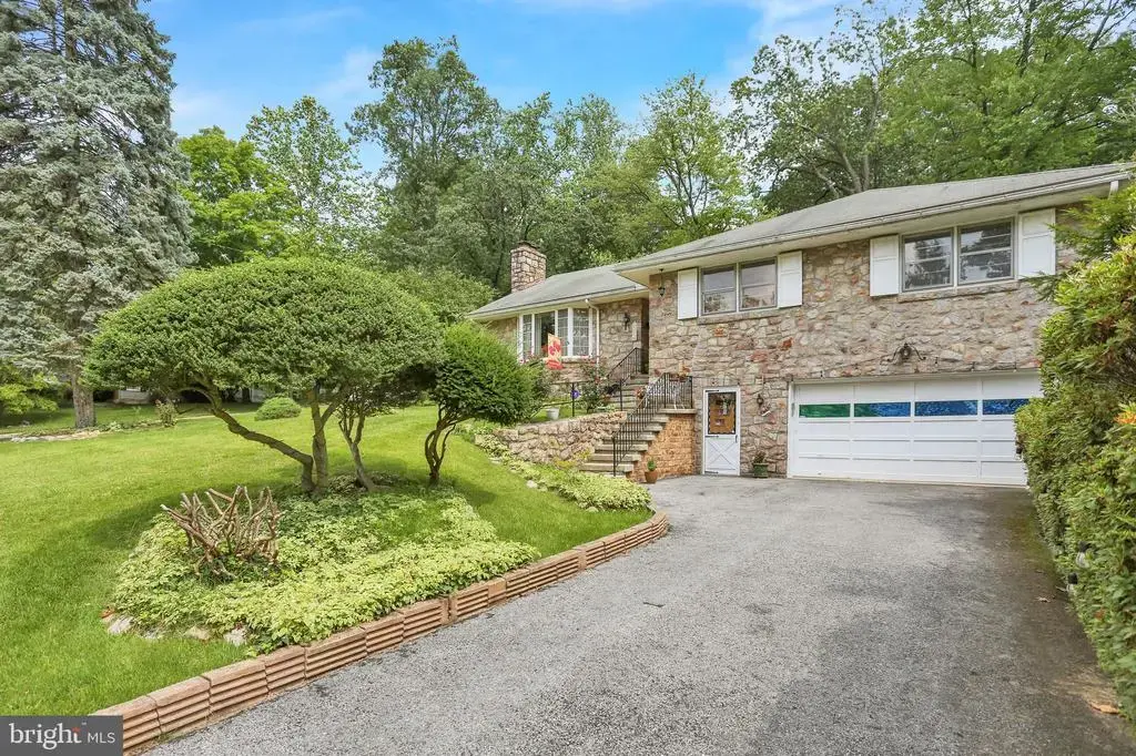 1317 Lorraine Rd, READING