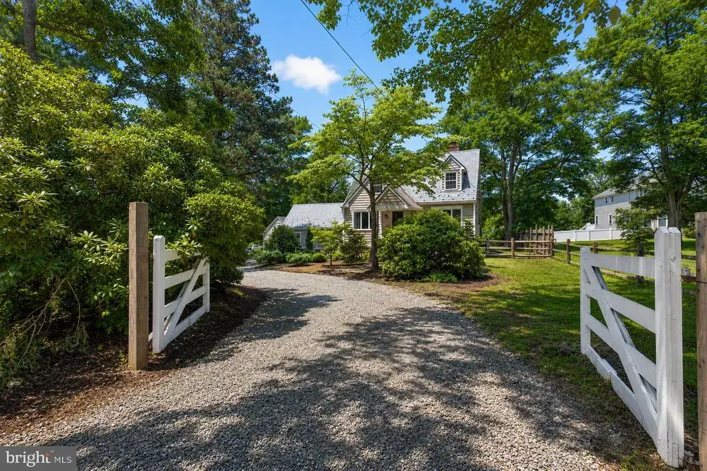 84 Lambertville Hopewell Rd, HOPEWELL