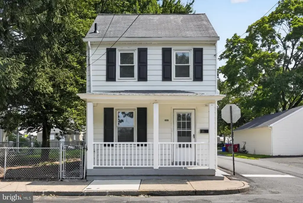 517 Maple St, BRISTOL