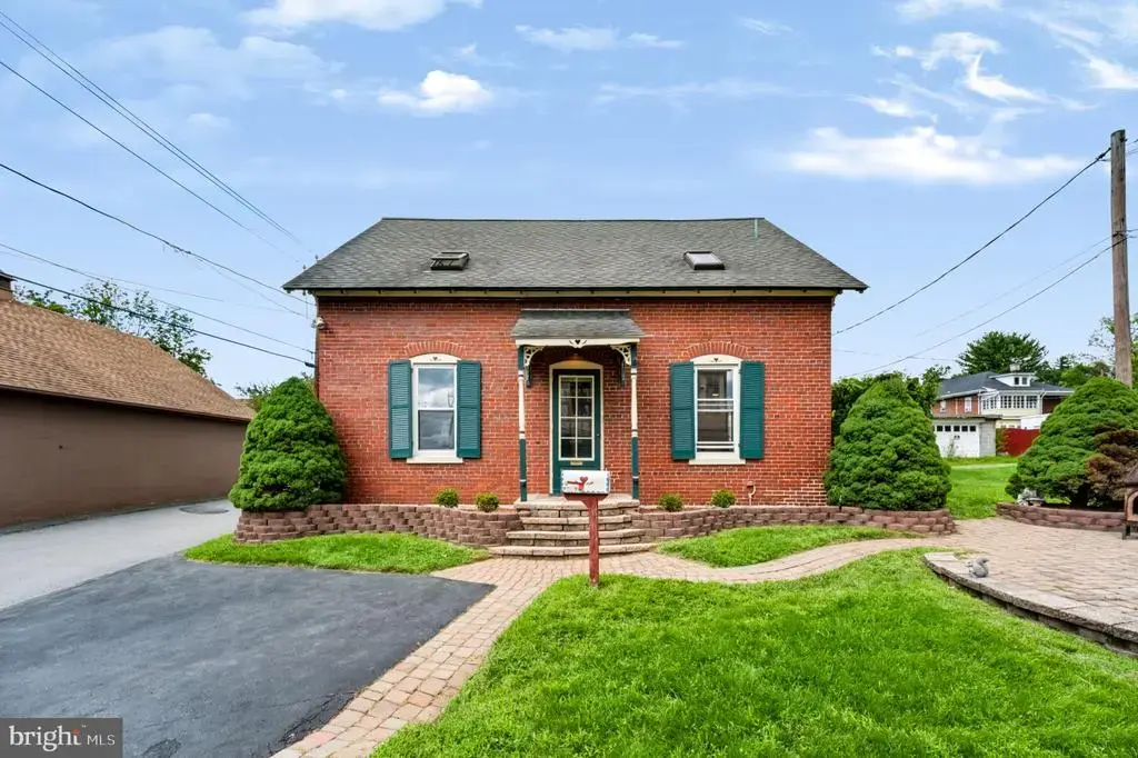 2129-r Spring St, WEST LAWN