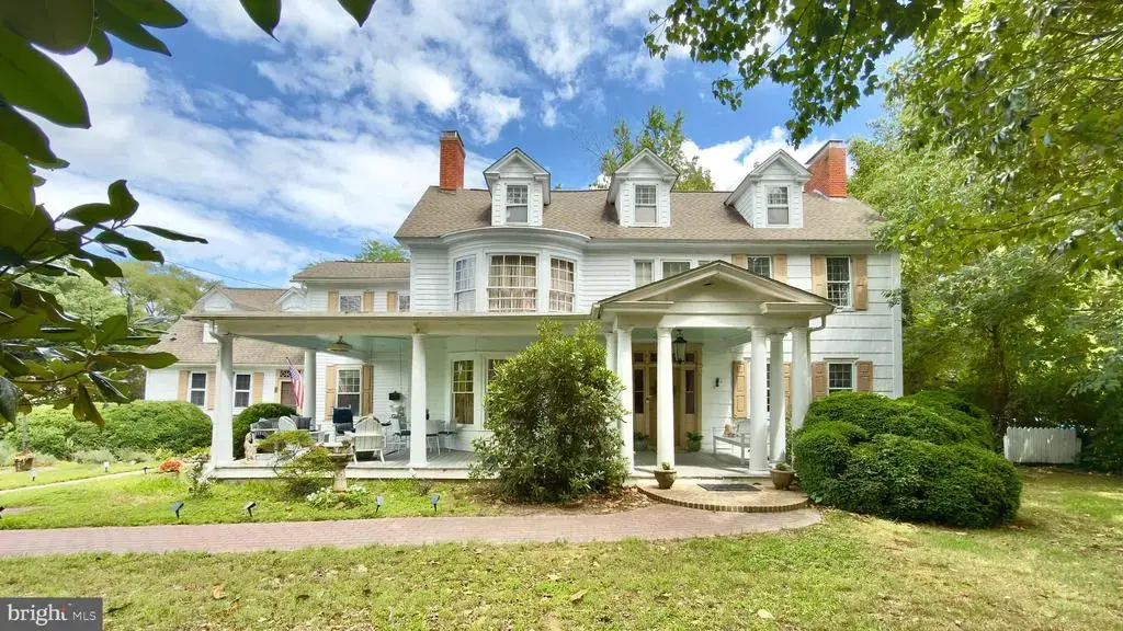 327 Union St, MILTON