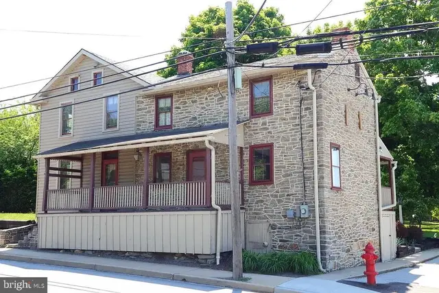 247 W State St, Quarryville