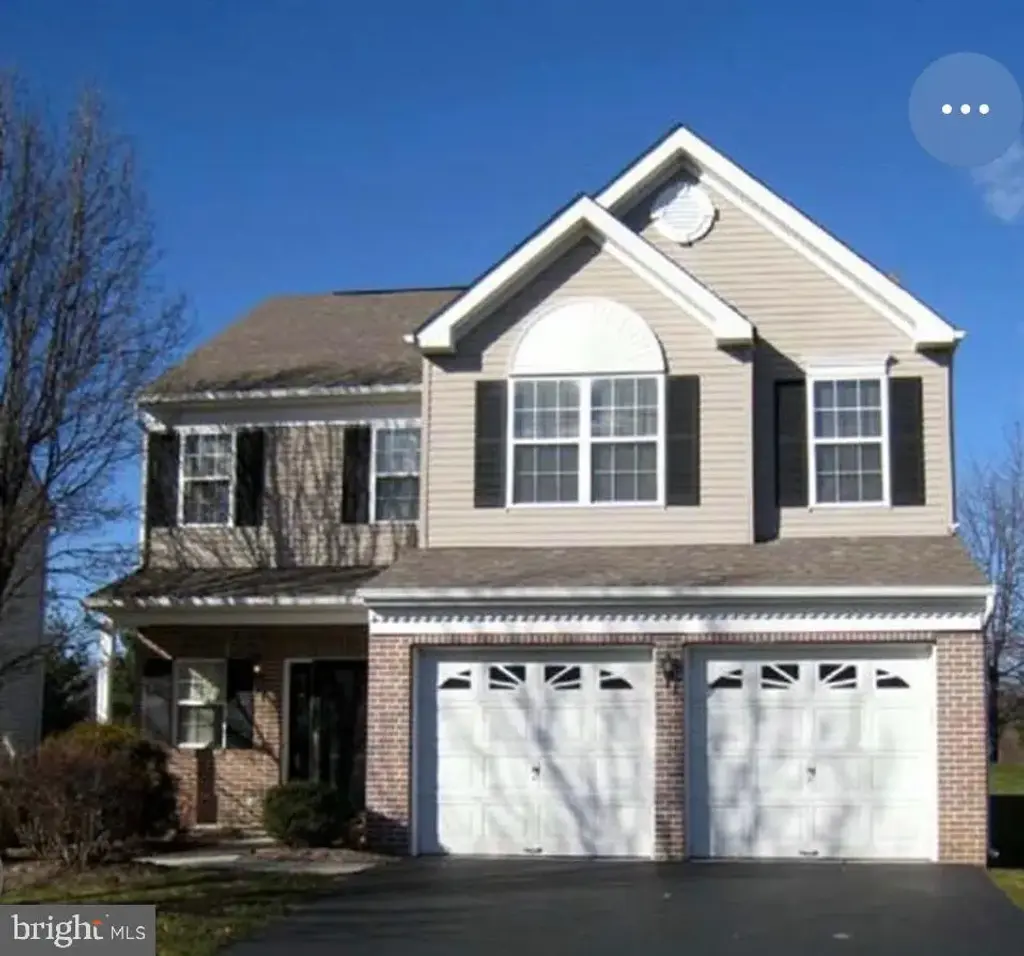 33 Brownstone Rd, EAST WINDSOR