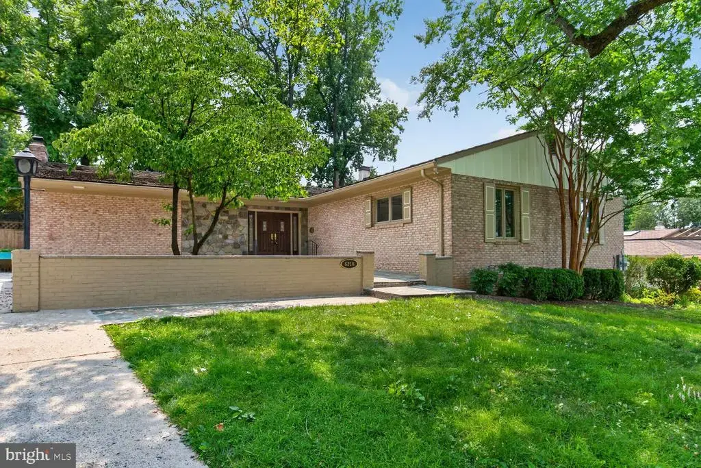 6216 Goodview St, BETHESDA