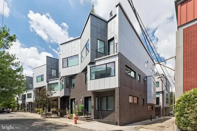 826 N Lawrence St N, Philadelphia