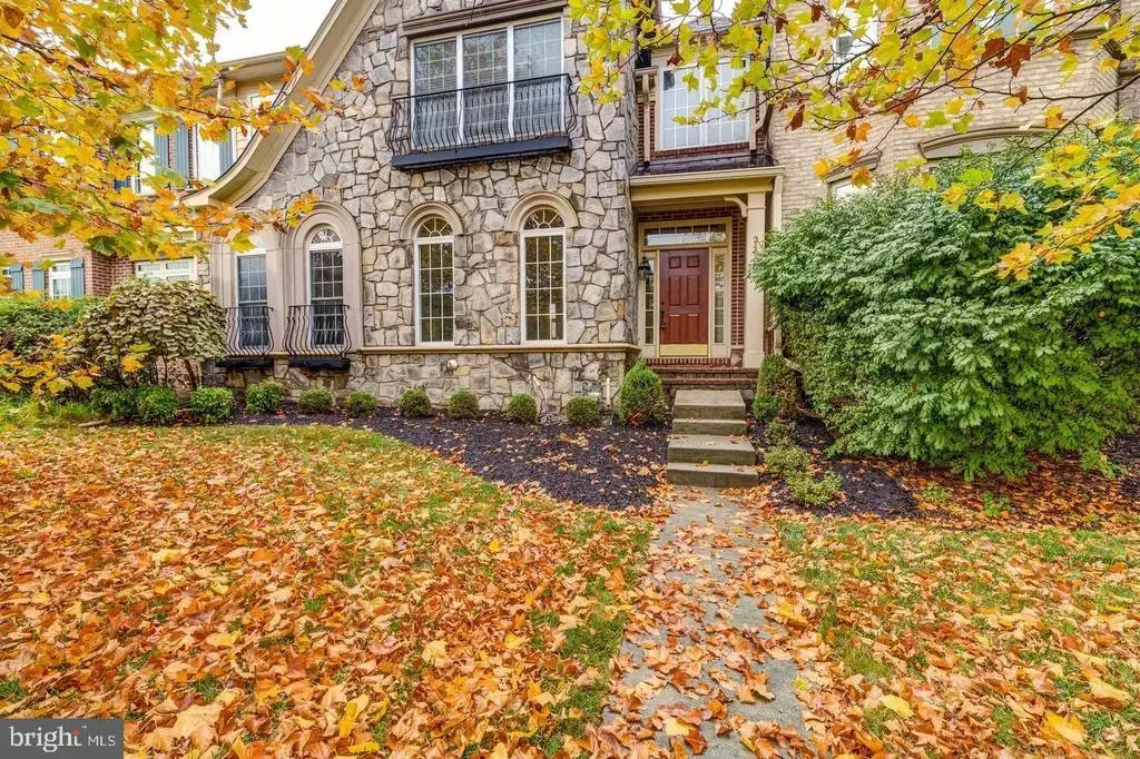 24909 Pinebrook Rd, CHANTILLY