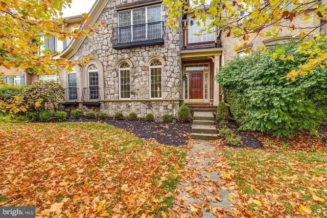 24909 Pinebrook Rd, Chantilly