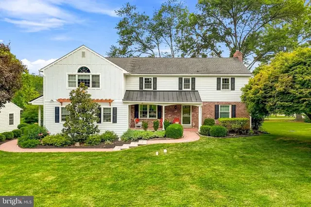716 Clovelly Ln, Devon