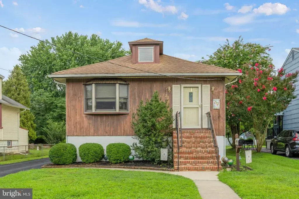 23 Browning Ave, MOORESTOWN