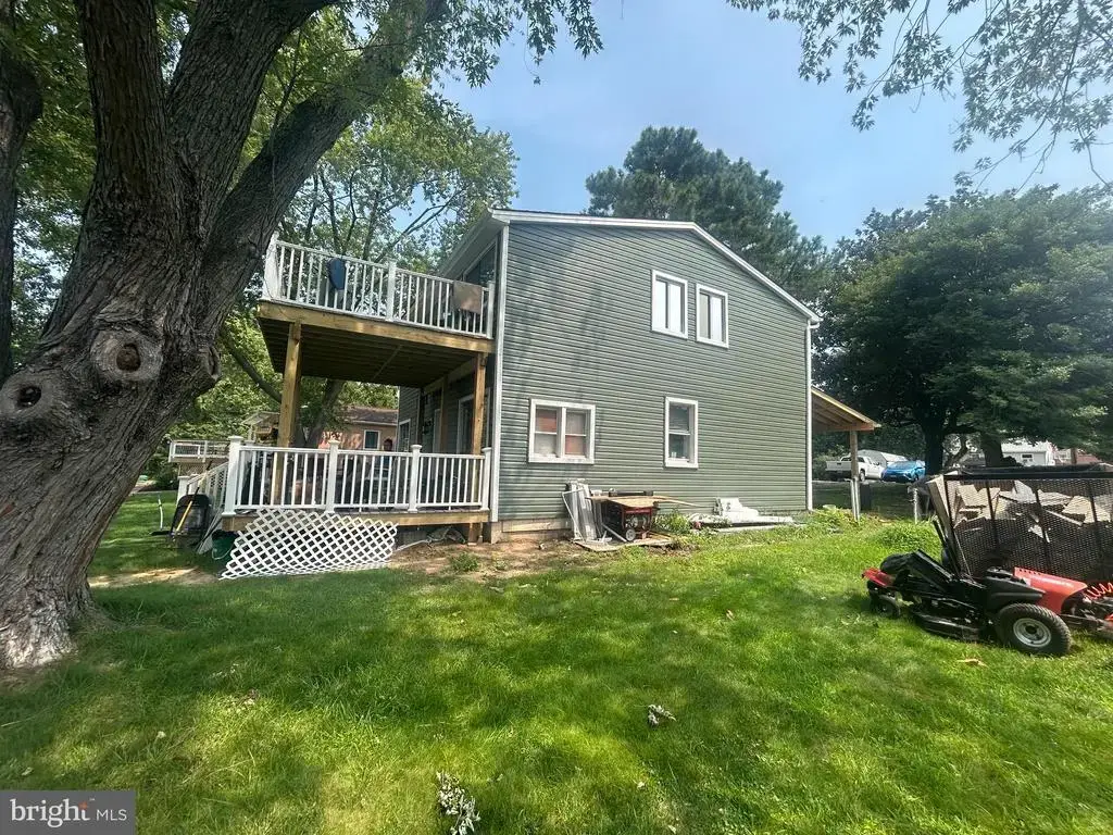 802 Creek Rd, ESSEX